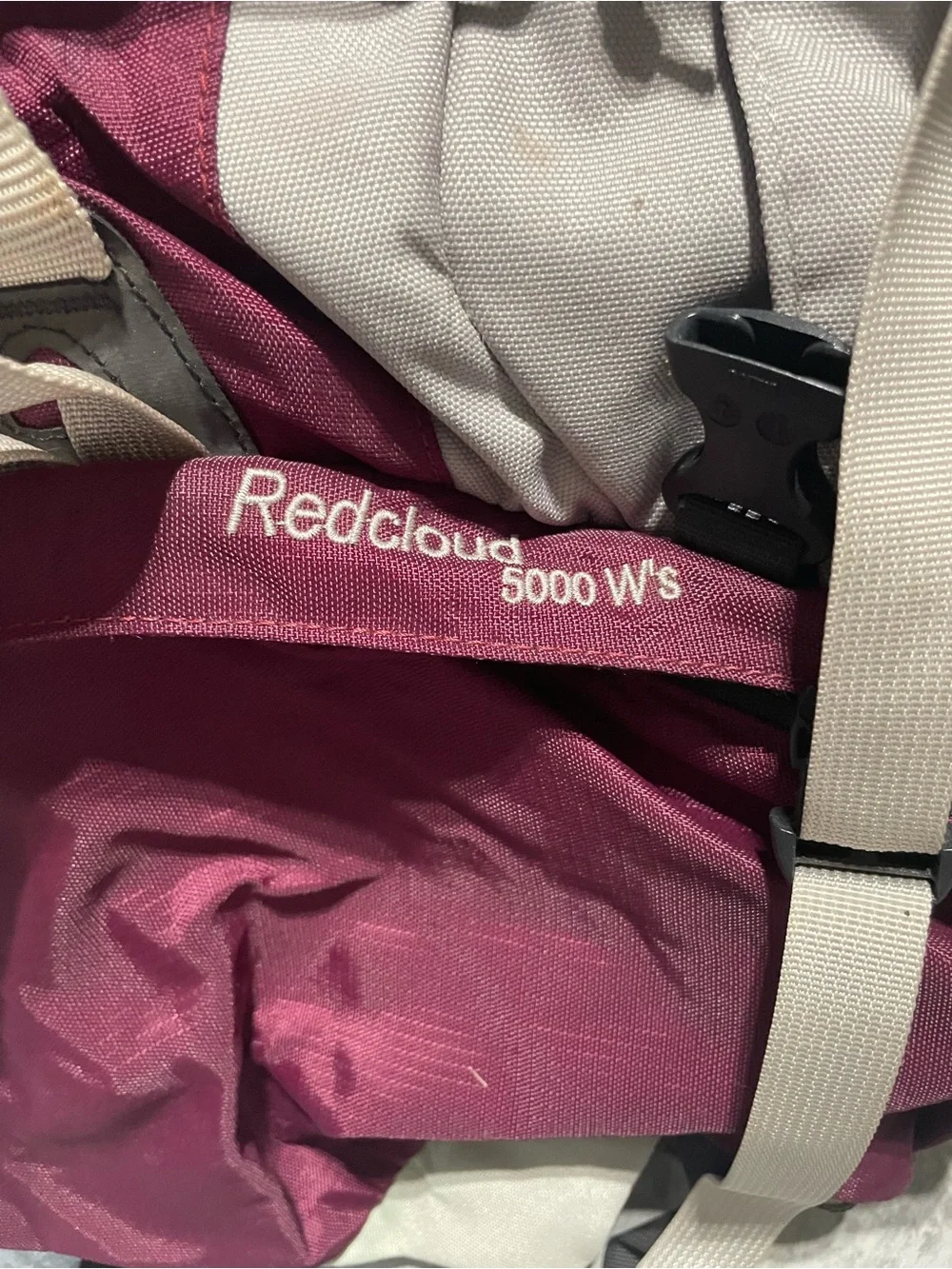 Kelty Redcloud 5000 Women’s internal frame hiking backpack